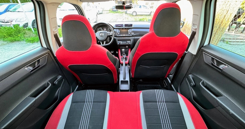 Skoda Fabia cena 52500 przebieg: 65500, rok produkcji 2017 z Warszawa małe 121